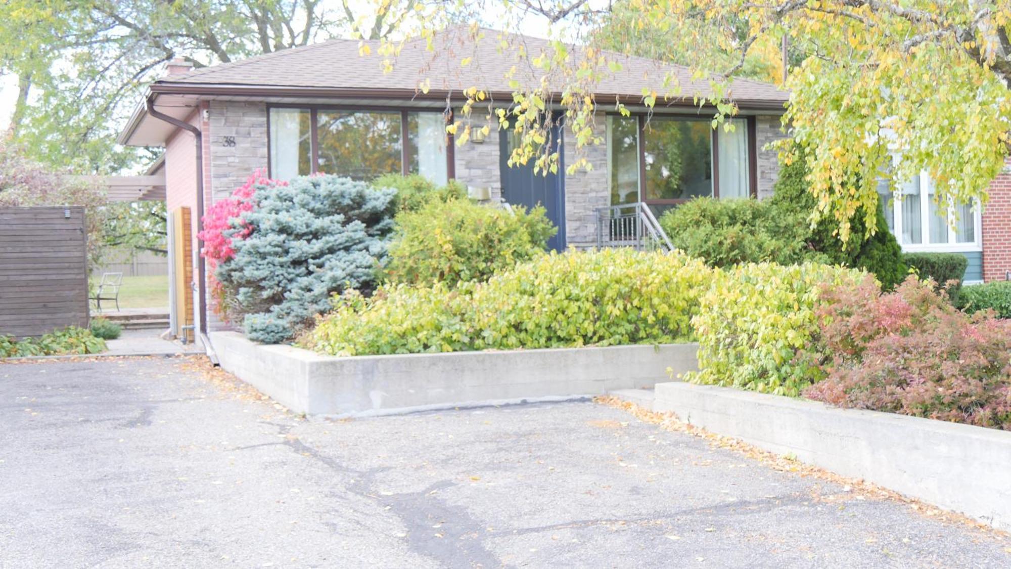 Richview Gardens Suite Toronto Extérieur photo