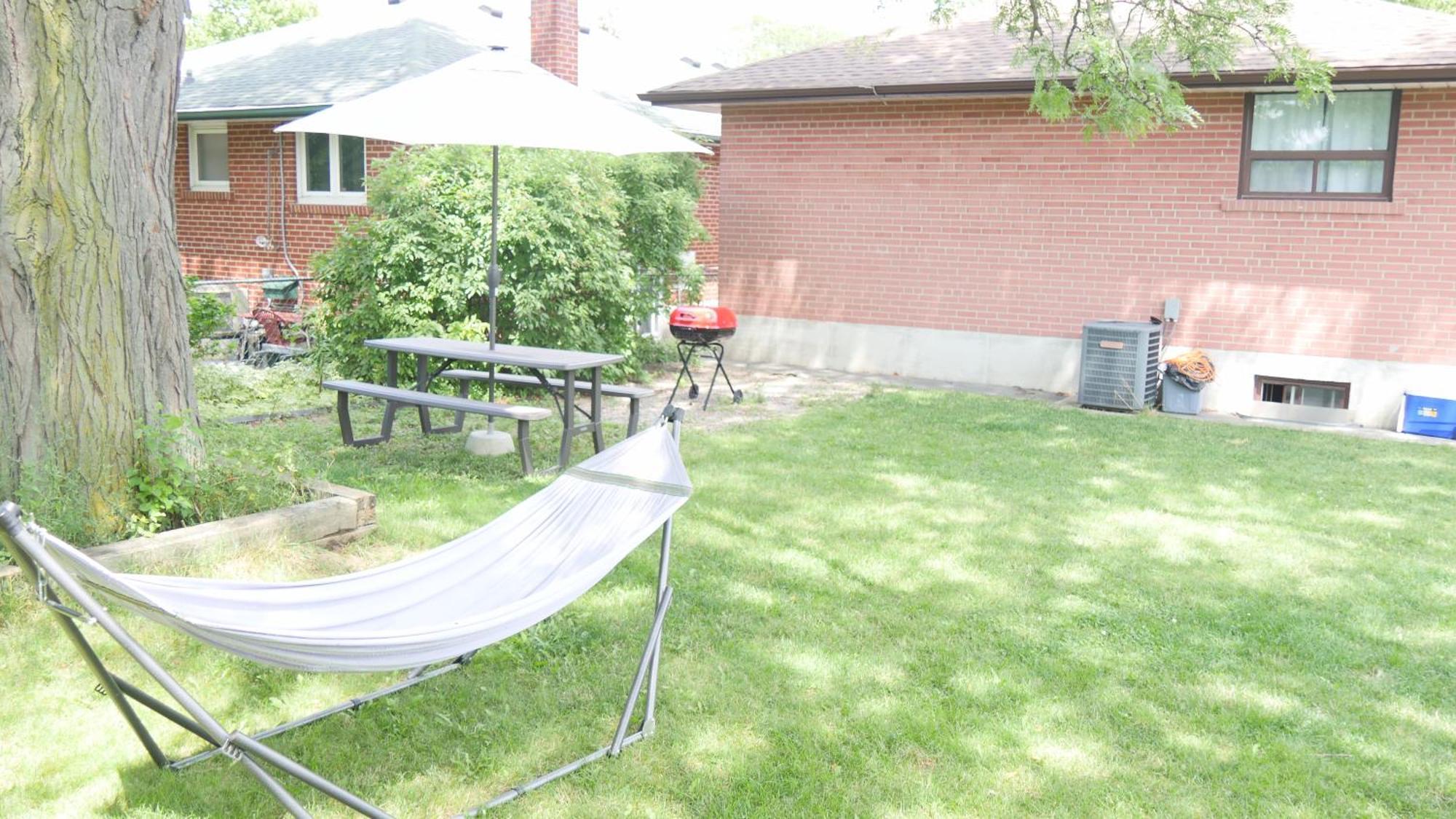 Richview Gardens Suite Toronto Extérieur photo